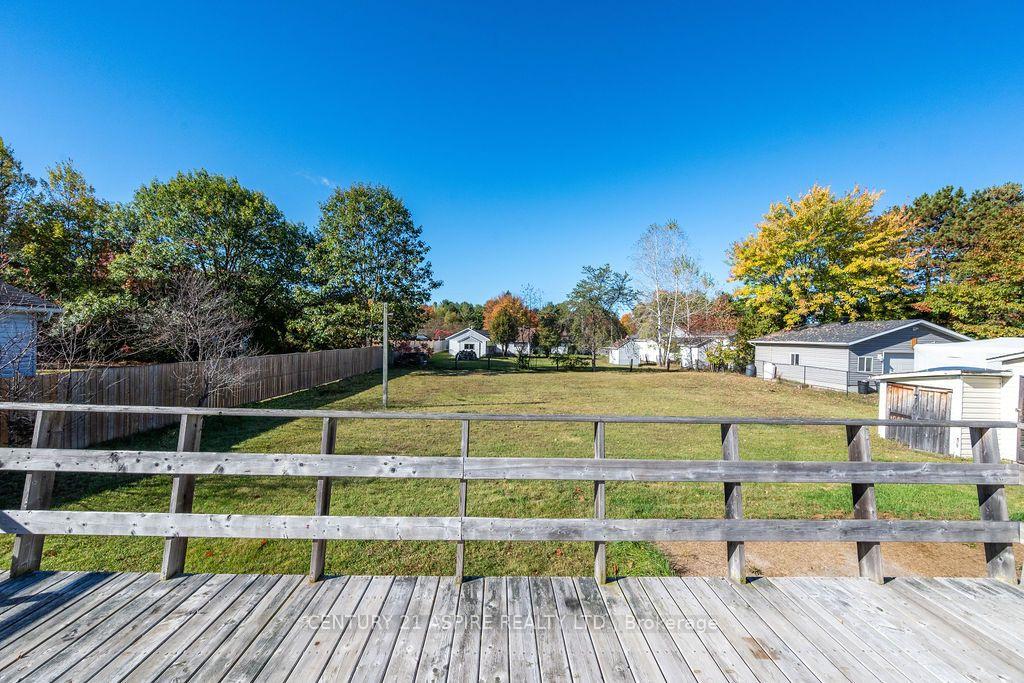 Photo 36 of 7 William Street, Petawawa, Petawawa — HOMEH