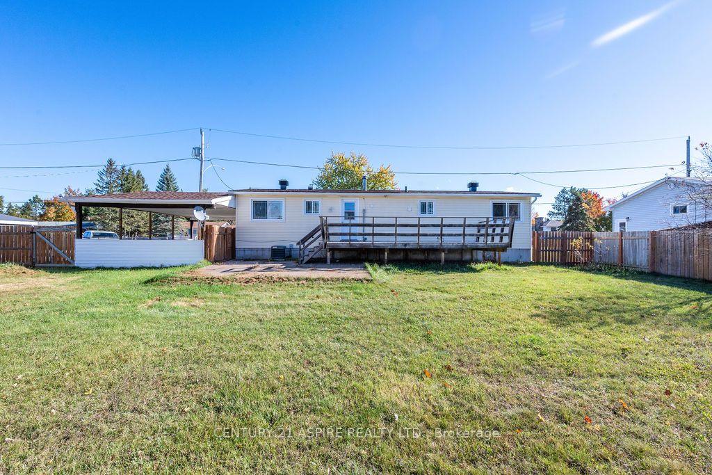 Photo 37 of 7 William Street, Petawawa, Petawawa — HOMEH