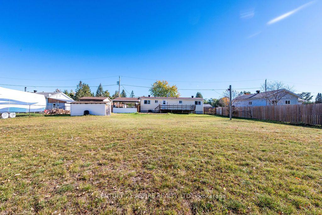 Photo 39 of 7 William Street, Petawawa, Petawawa — HOMEH