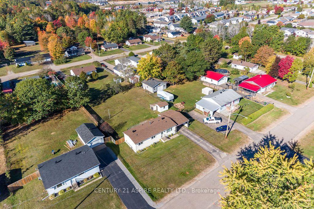 Photo 42 of 7 William Street, Petawawa, Petawawa — HOMEH