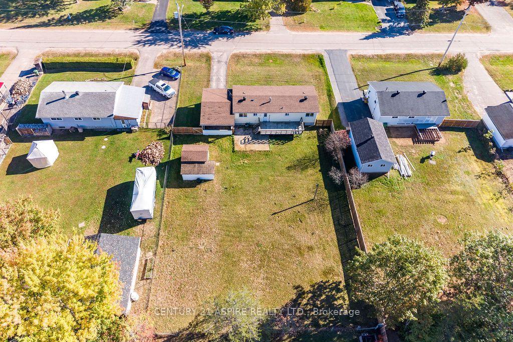 Photo 44 of 7 William Street, Petawawa, Petawawa — HOMEH