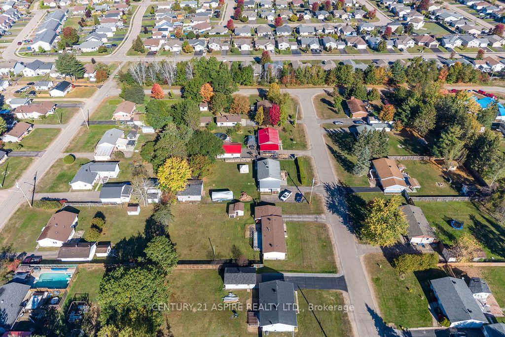 Photo 45 of 7 William Street, Petawawa, Petawawa — HOMEH
