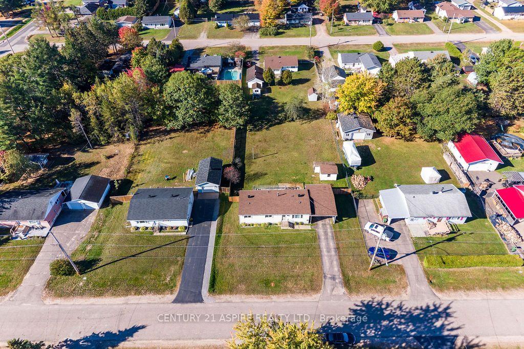 Photo 46 of 7 William Street, Petawawa, Petawawa — HOMEH