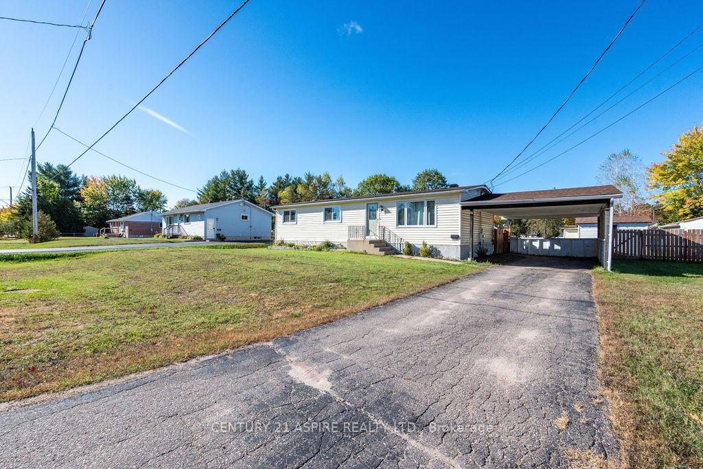 Photo 48 of 7 William Street, Petawawa, Petawawa — HOMEH