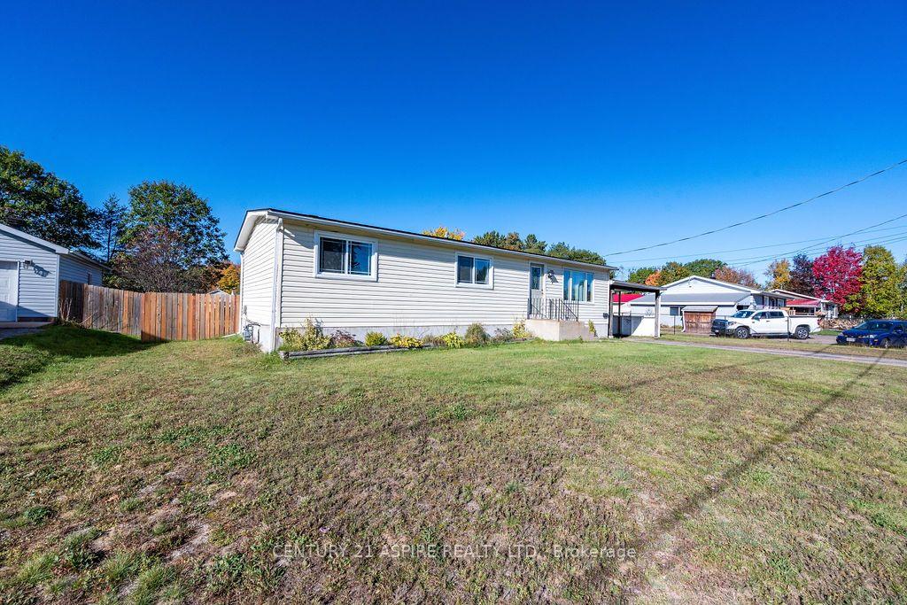 Photo 50 of 7 William Street, Petawawa, Petawawa — HOMEH