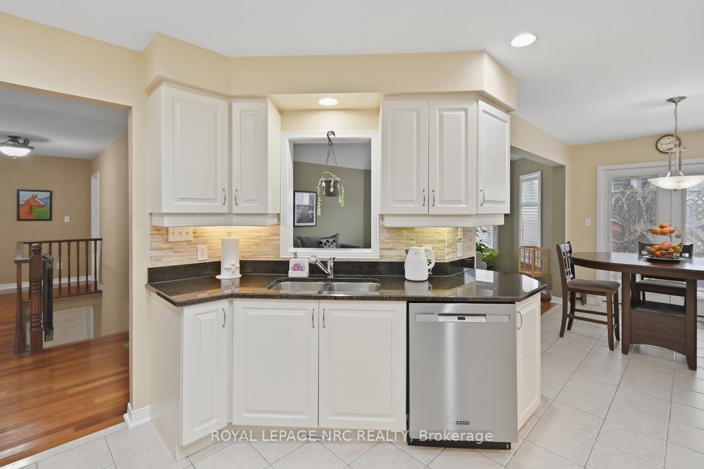 Photo 13 of 65 Mccaffery Crescent, St. Catharines, Rykert/Vansickle — HOMEH