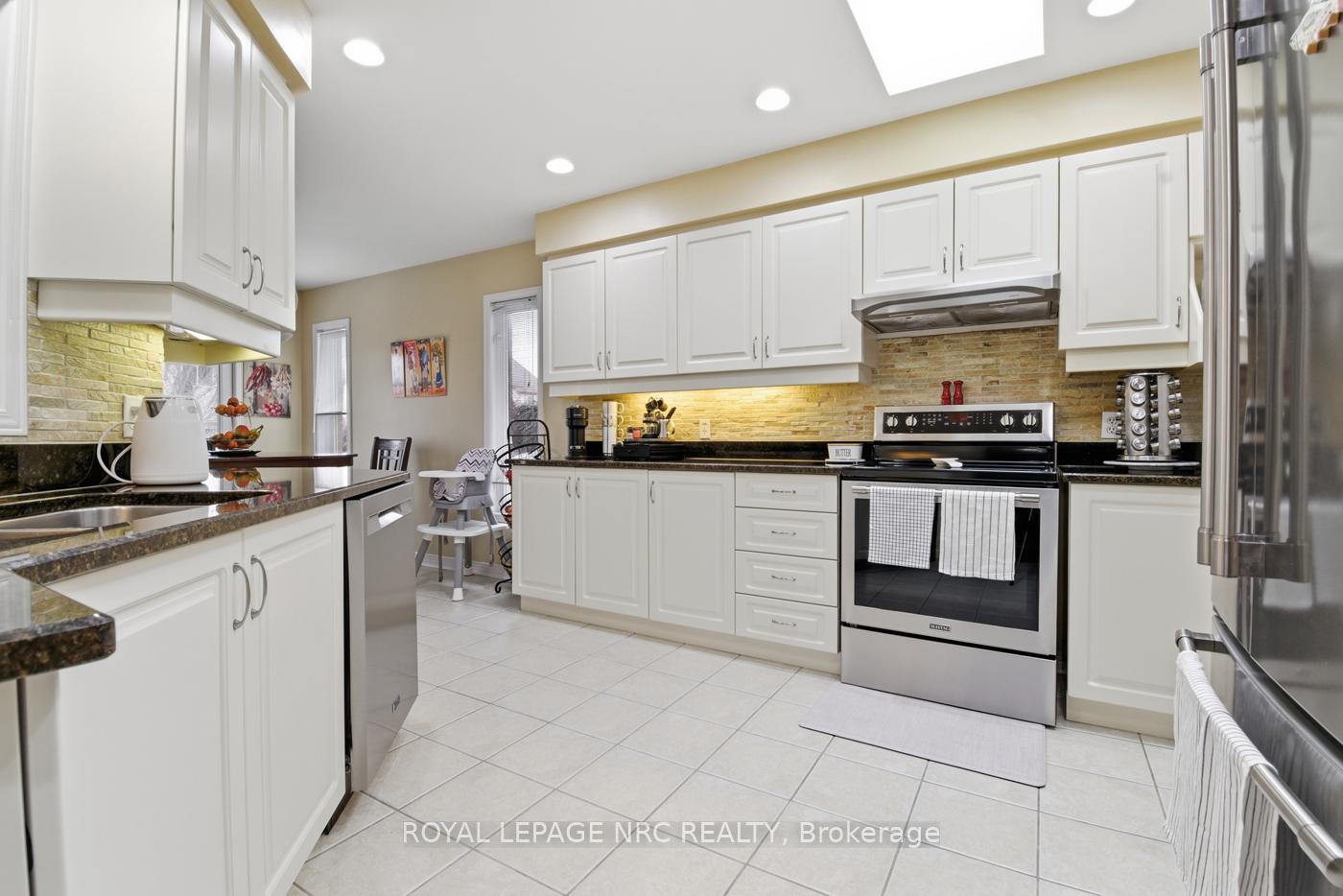 Photo 16 of 65 Mccaffery Crescent, St. Catharines, Rykert/Vansickle — HOMEH
