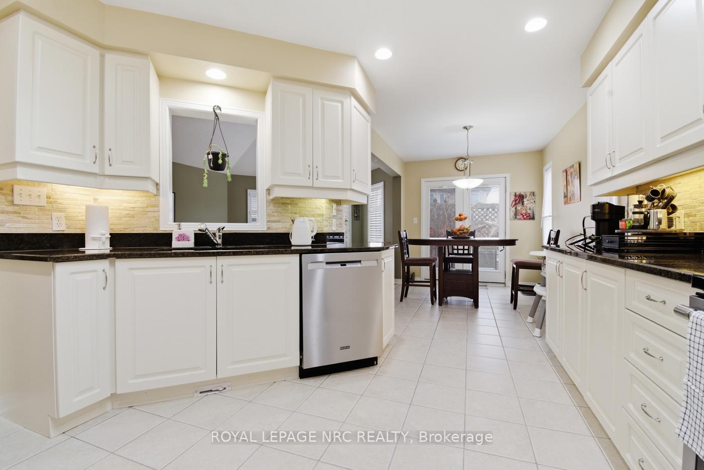Photo 17 of 65 Mccaffery Crescent, St. Catharines, Rykert/Vansickle — HOMEH