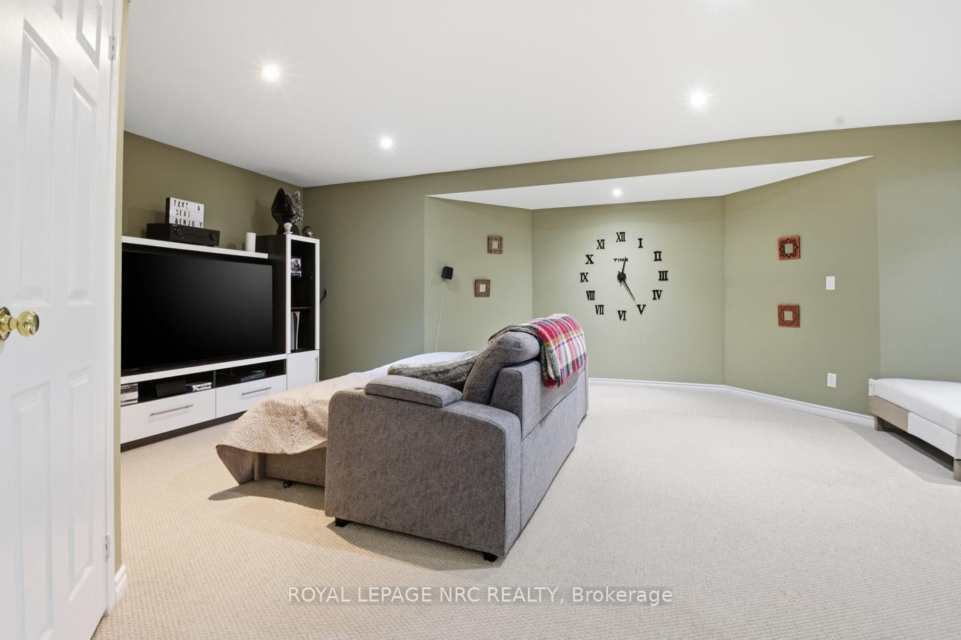 Photo 34 of 65 Mccaffery Crescent, St. Catharines, Rykert/Vansickle — HOMEH