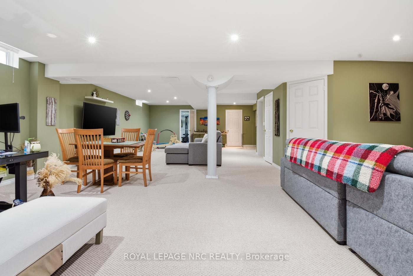 Photo 35 of 65 Mccaffery Crescent, St. Catharines, Rykert/Vansickle — HOMEH