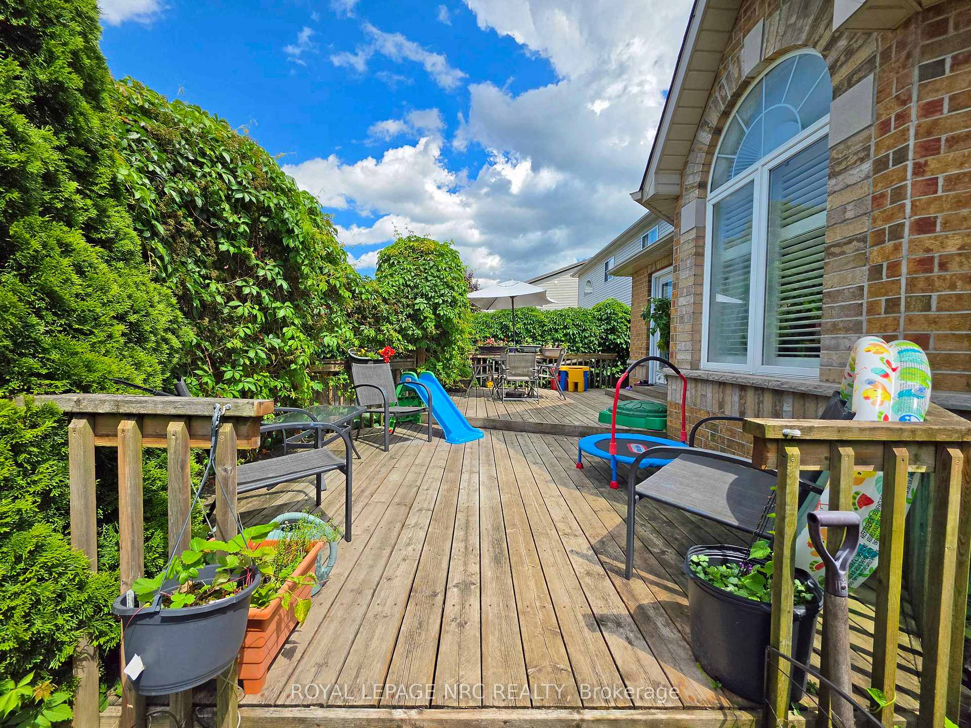 Photo 44 of 65 Mccaffery Crescent, St. Catharines, Rykert/Vansickle — HOMEH