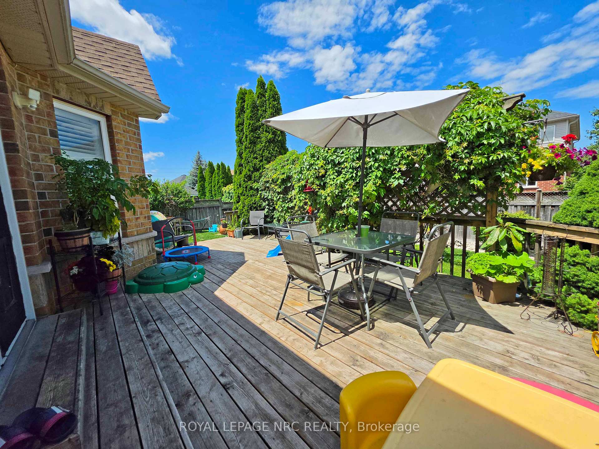 Photo 45 of 65 Mccaffery Crescent, St. Catharines, Rykert/Vansickle — HOMEH