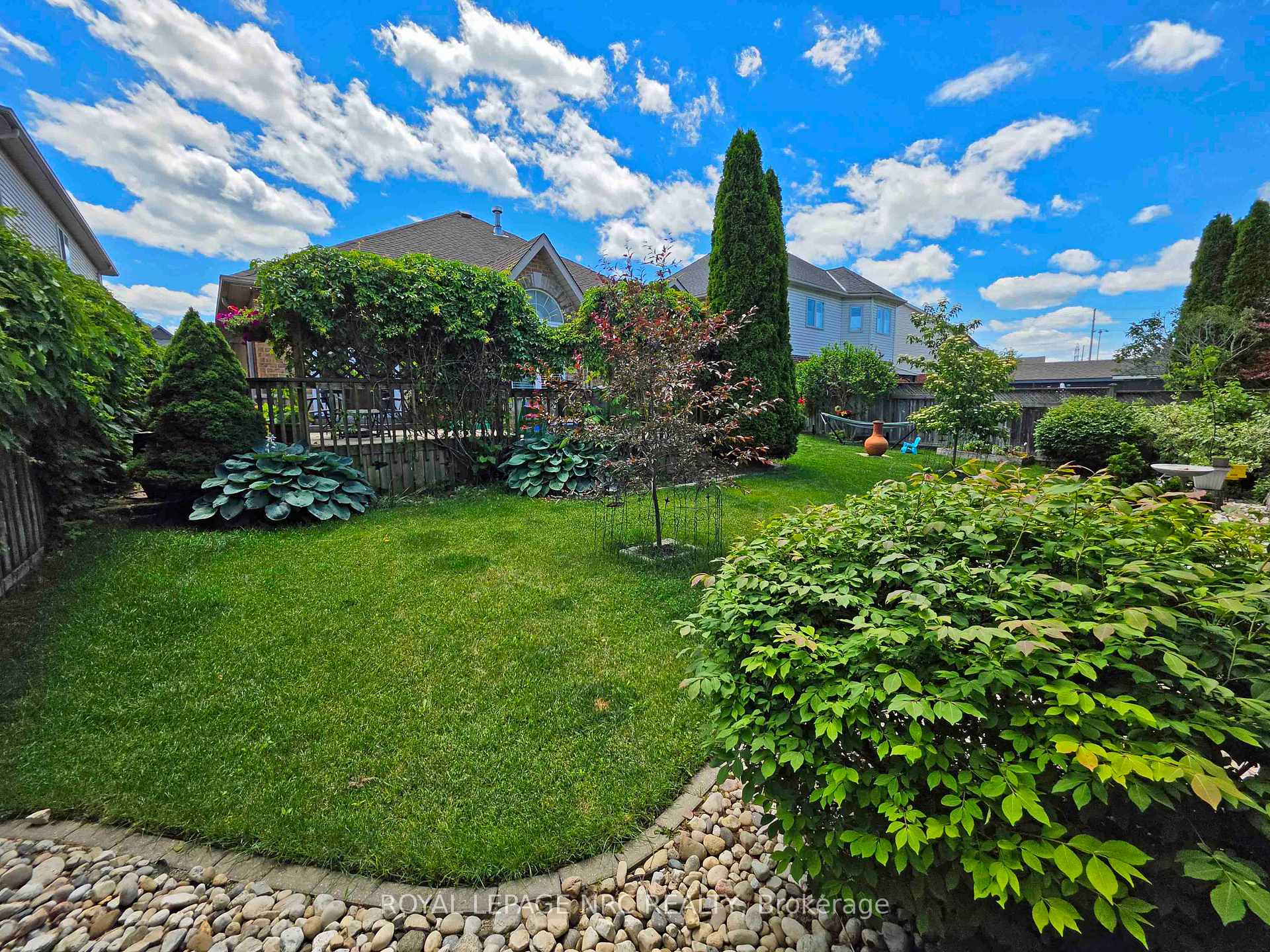 Photo 47 of 65 Mccaffery Crescent, St. Catharines, Rykert/Vansickle — HOMEH