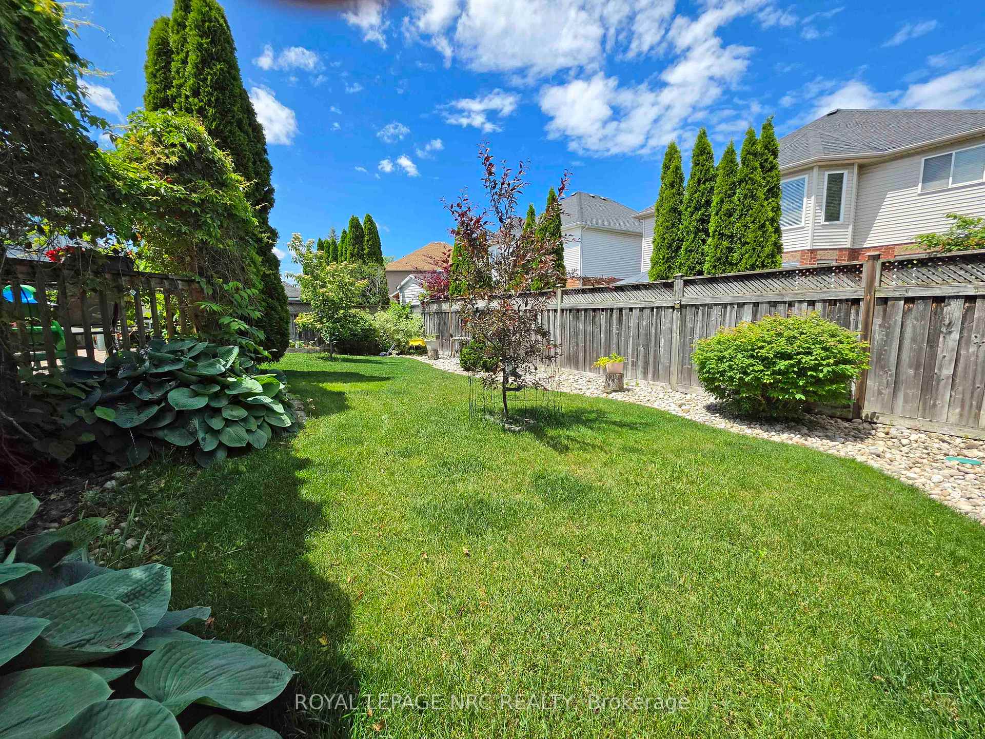 Photo 48 of 65 Mccaffery Crescent, St. Catharines, Rykert/Vansickle — HOMEH