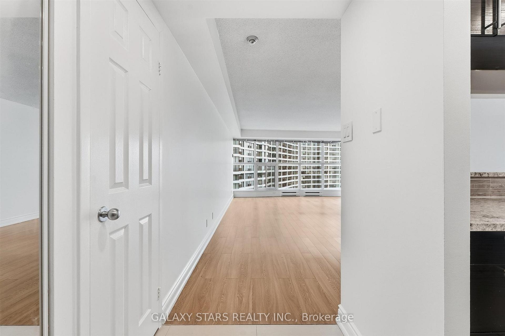 Photo 7 of Unit 2606, 77 Harbour Square, Toronto, Waterfront Communities — HOMEH