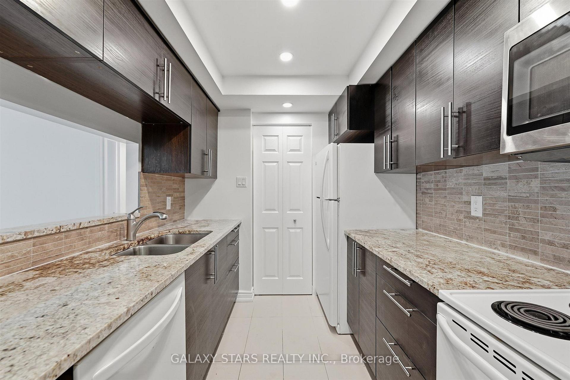 Photo 13 of Unit 2606, 77 Harbour Square, Toronto, Waterfront Communities — HOMEH