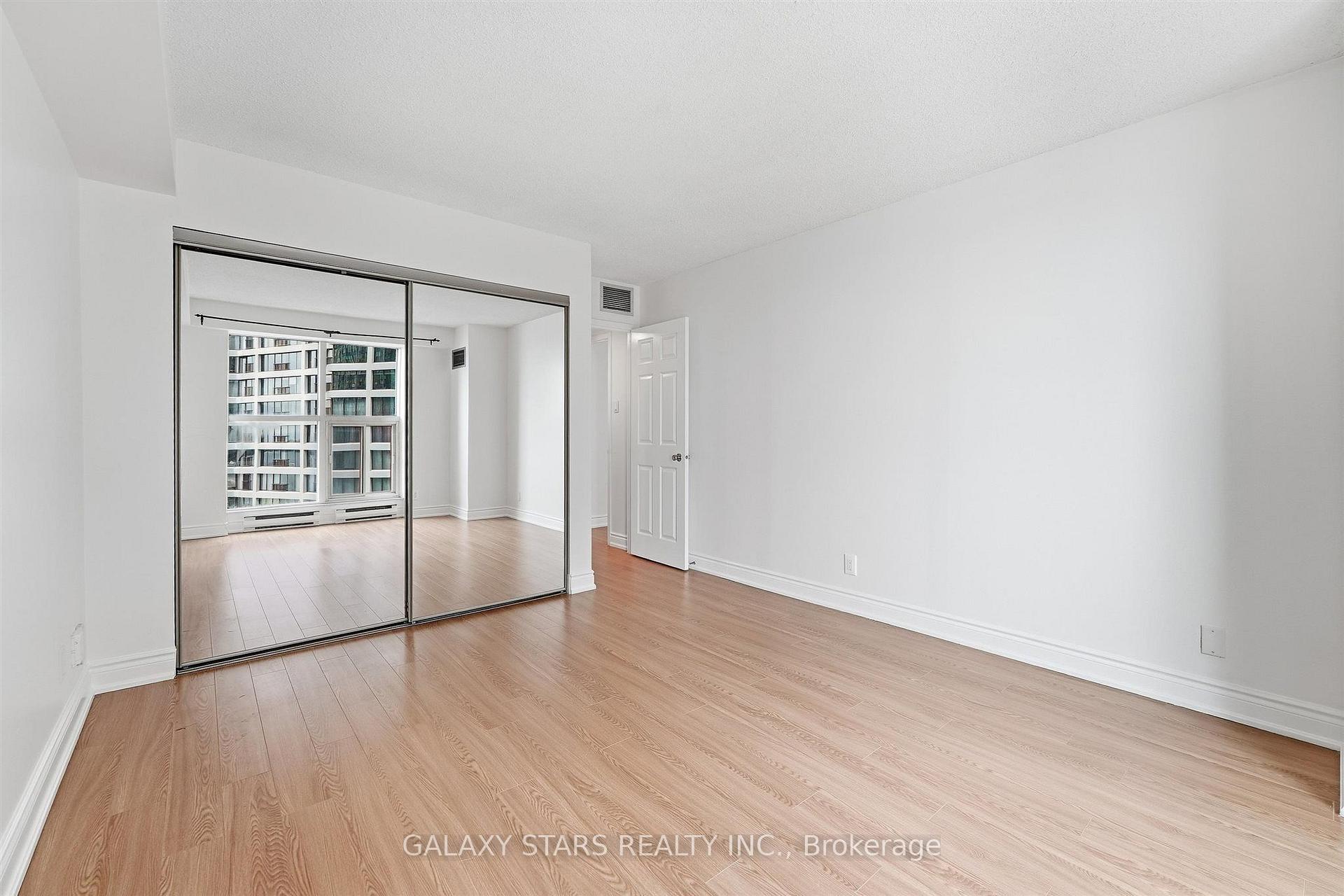 Photo 19 of Unit 2606, 77 Harbour Square, Toronto, Waterfront Communities — HOMEH