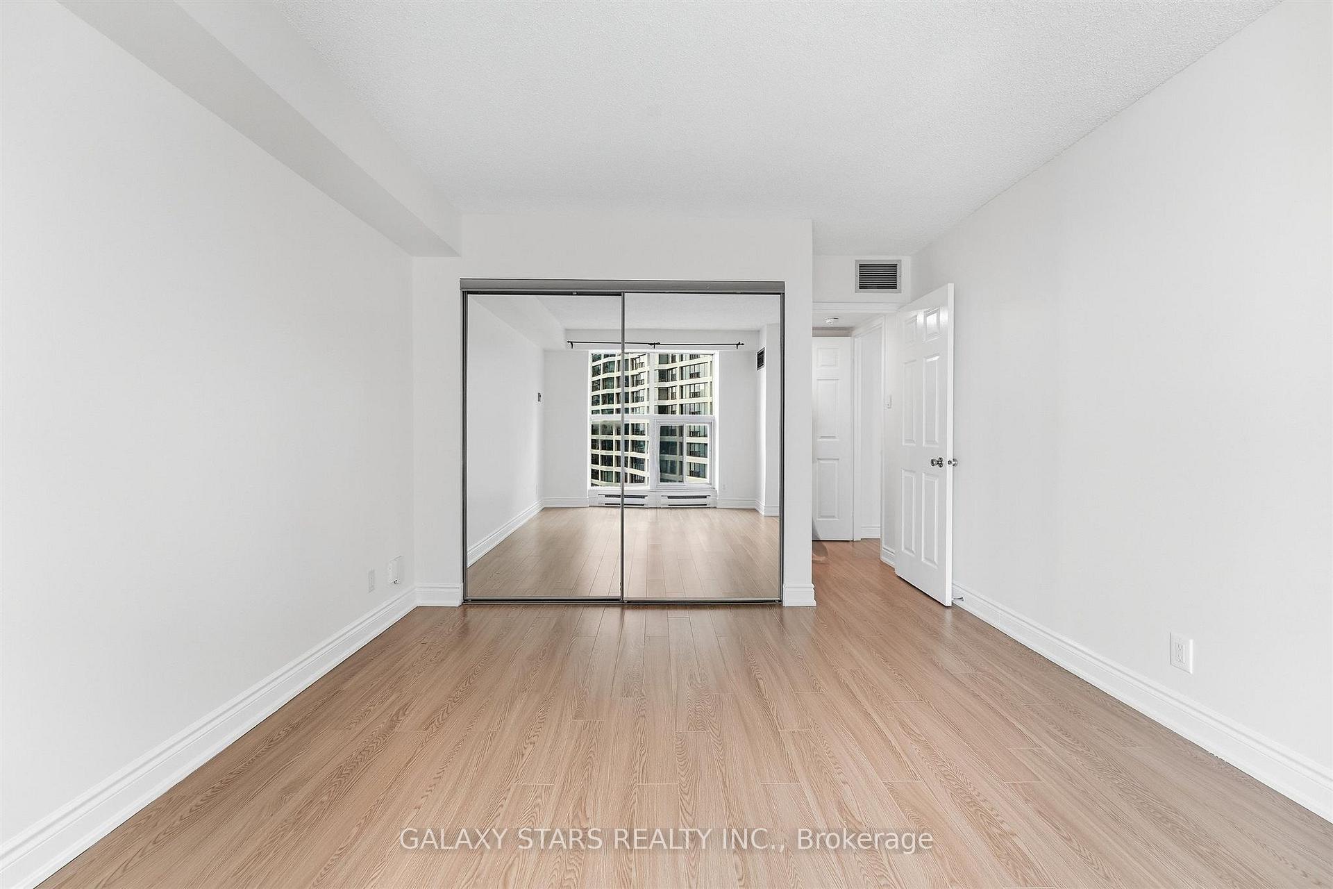 Photo 20 of Unit 2606, 77 Harbour Square, Toronto, Waterfront Communities — HOMEH