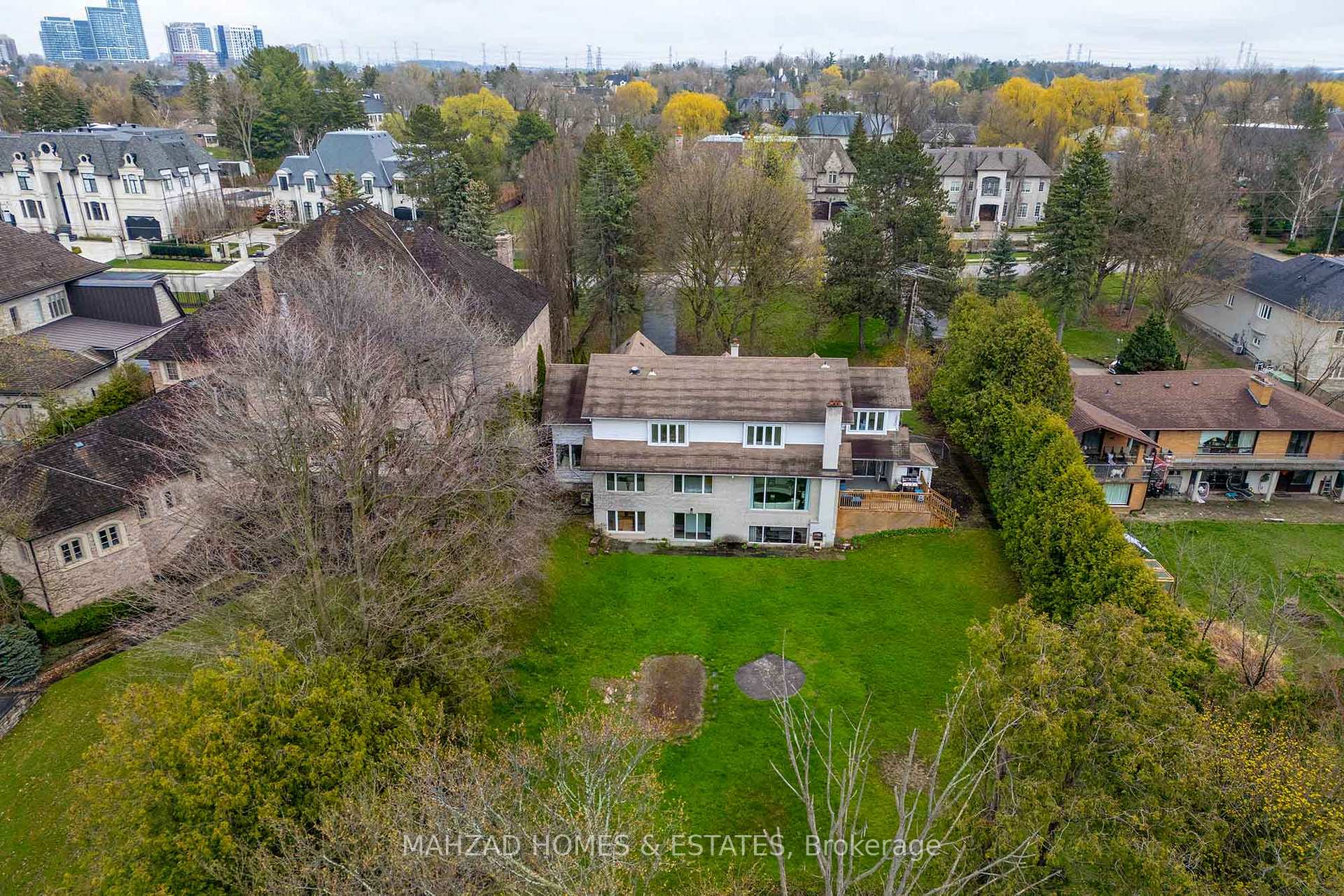 Photo 9 of 32 Maryvale Crescent, Richmond Hill, South Richvale — HOMEH