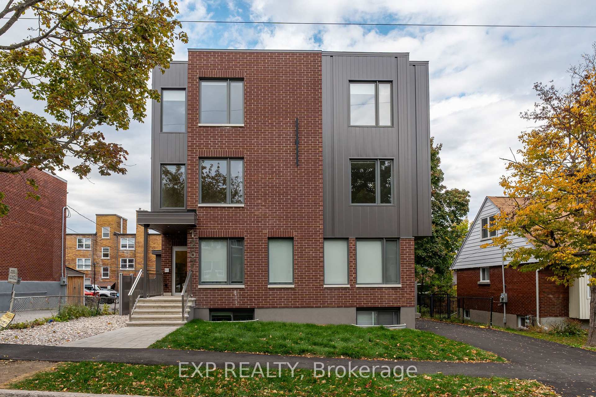 Photo of Unit 5, 1267 Summerville Avenue