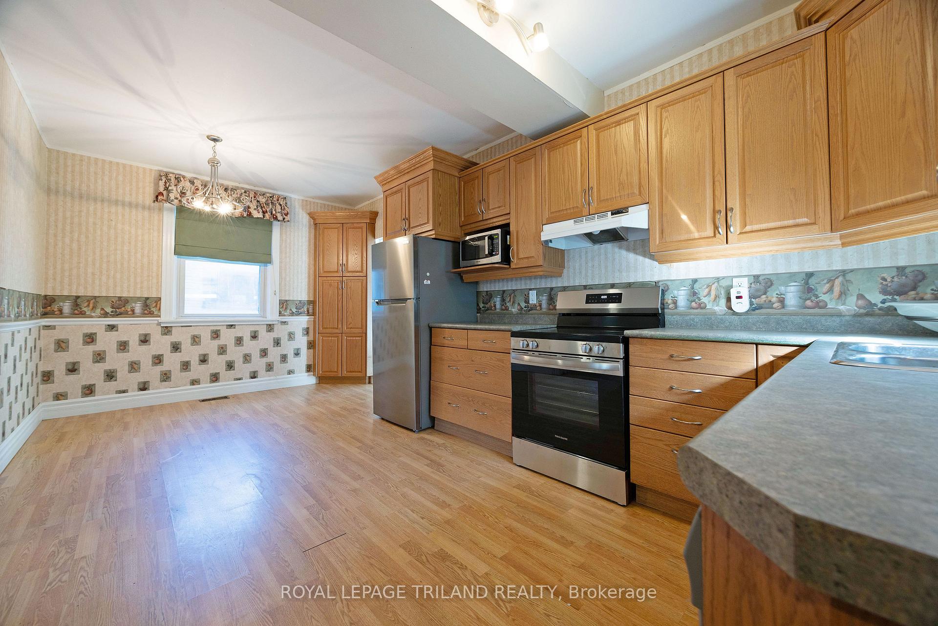 Photo 13 of 22 Hemlock Street, St. Thomas — HOMEH