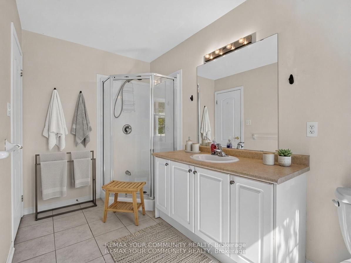 Photo 10 of 265 Sprucewood Crescent, Clarington, Bowmanville — HOMEH