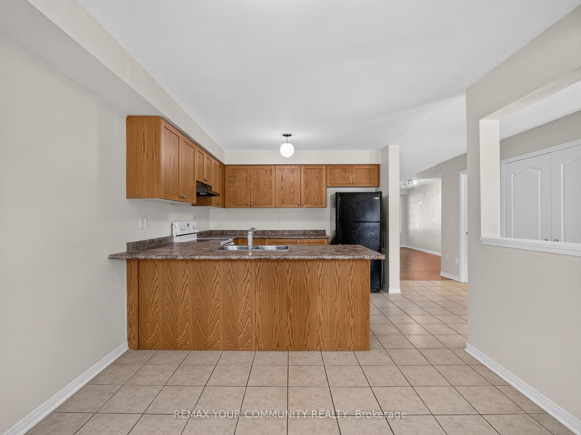 Photo 17 of 265 Sprucewood Crescent, Clarington, Bowmanville — HOMEH