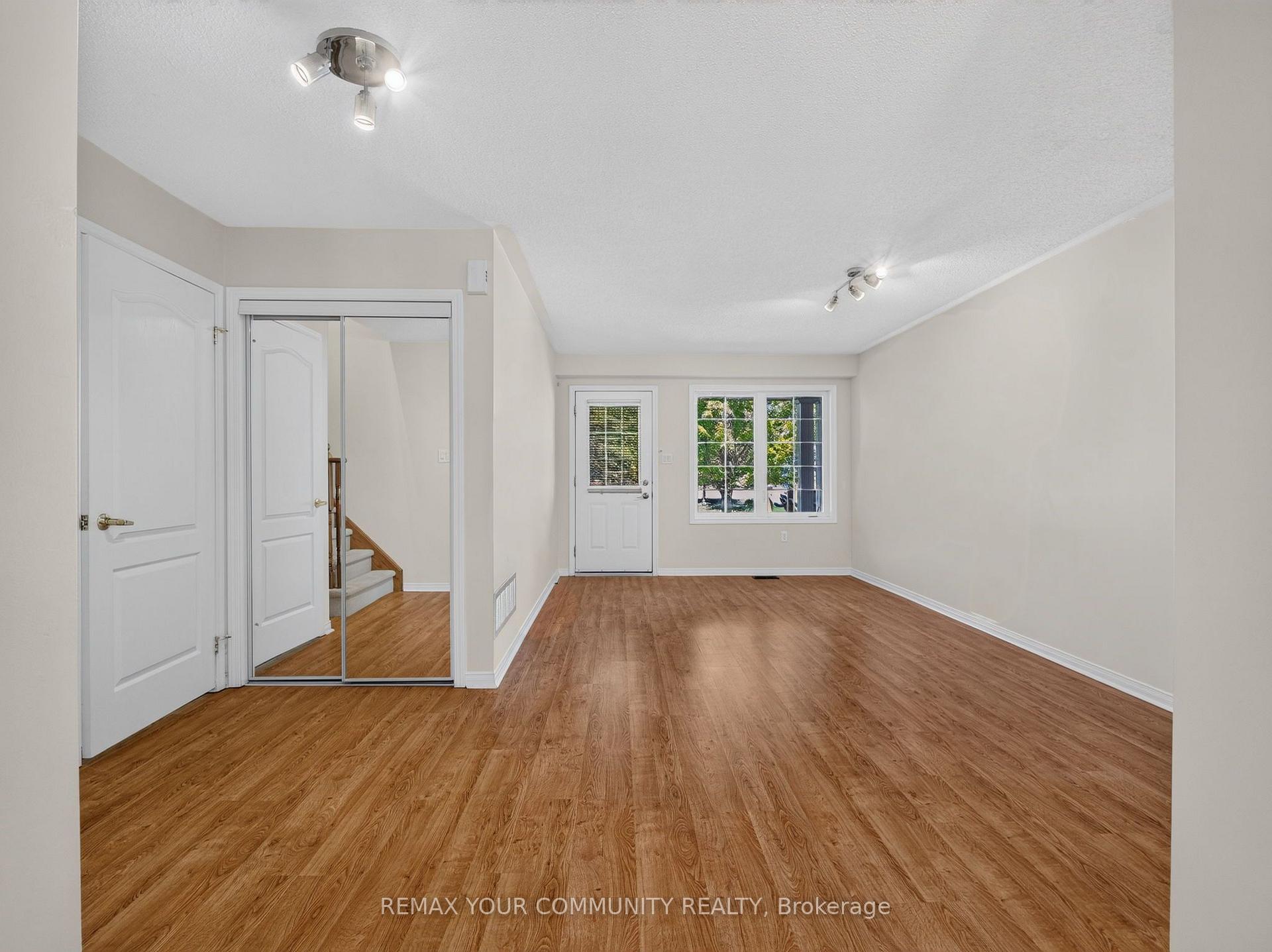 Photo 19 of 265 Sprucewood Crescent, Clarington, Bowmanville — HOMEH
