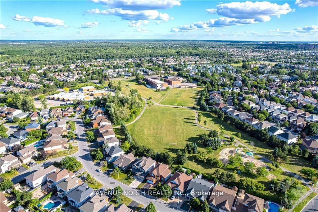 Photo 27 of Unit 401, 250 Winterfell Private, Ottawa, Hunt Club Park — HOMEH