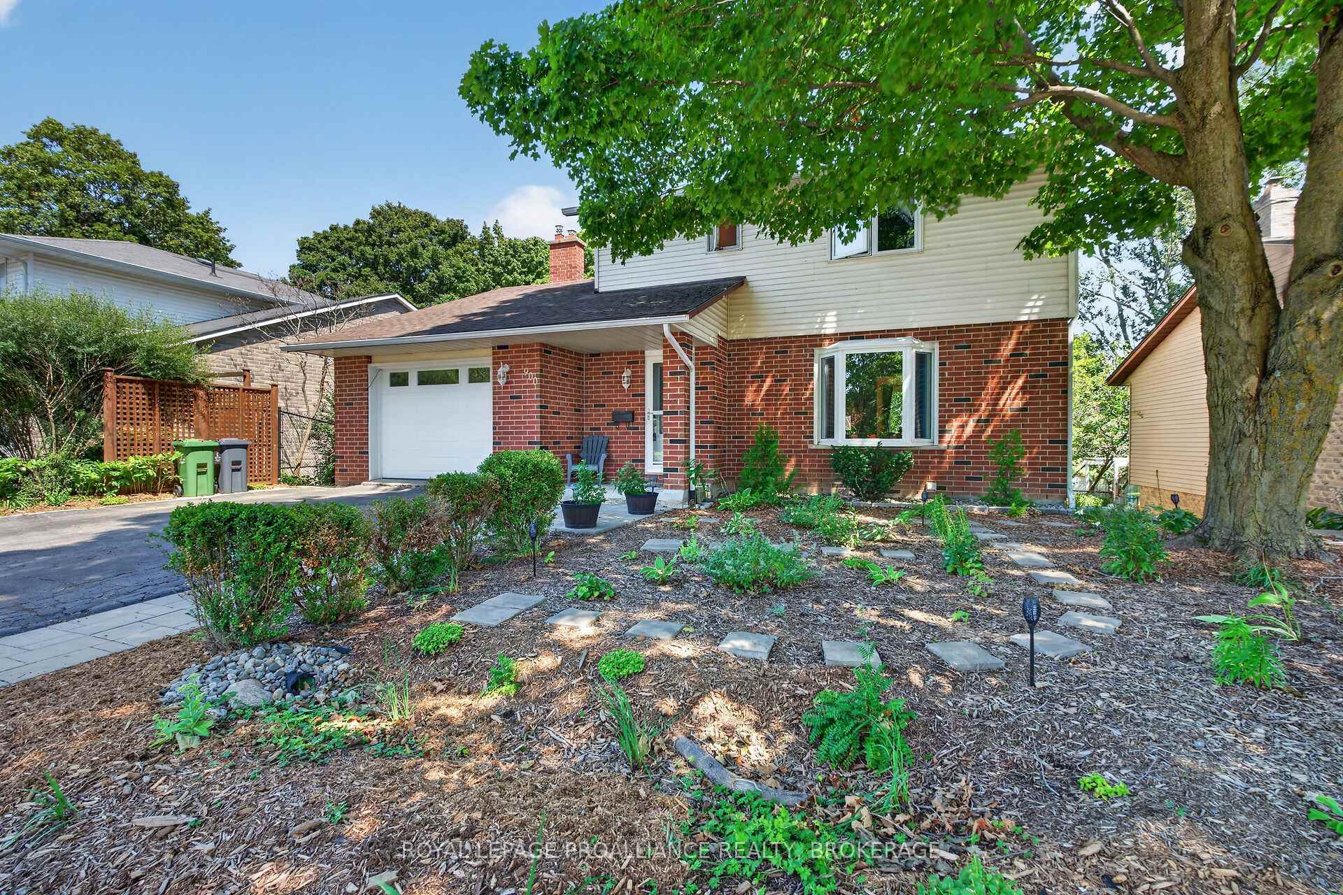 Photo 2 of 900 Nottinghill Avenue, Kingston, North of Taylor-Kidd Blvd — HOMEH