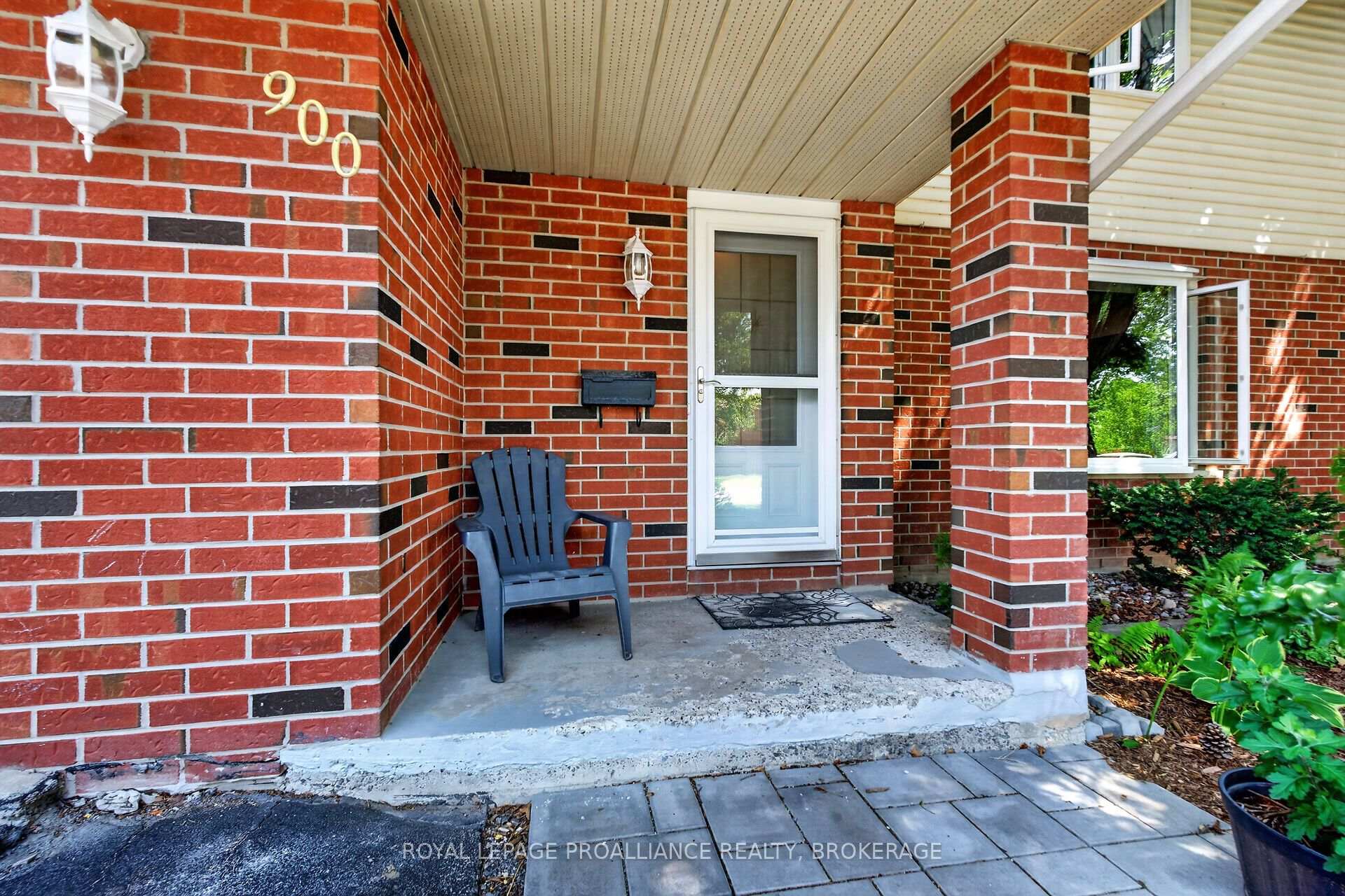 Photo 4 of 900 Nottinghill Avenue, Kingston, North of Taylor-Kidd Blvd — HOMEH