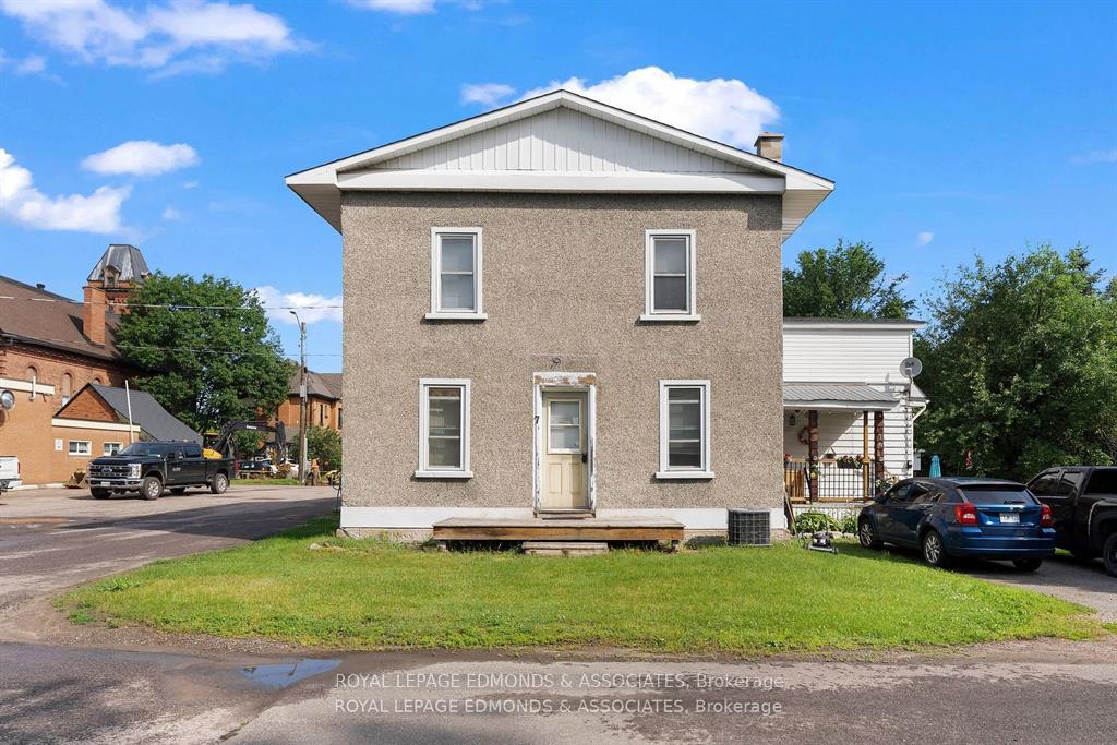 Photo 2 of 7 Isabella Street, Pembroke, Pembroke — HOMEH
