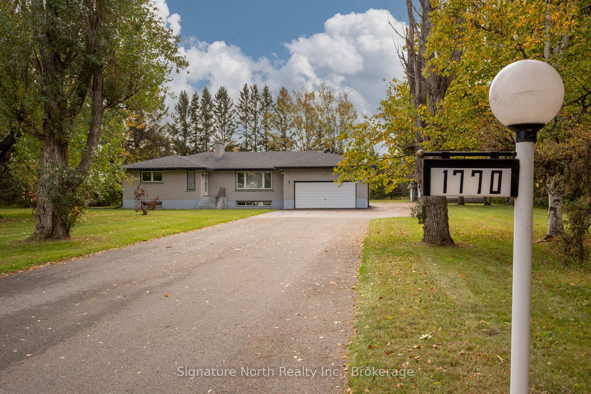 Photo of 1770 Rosslyn Road
