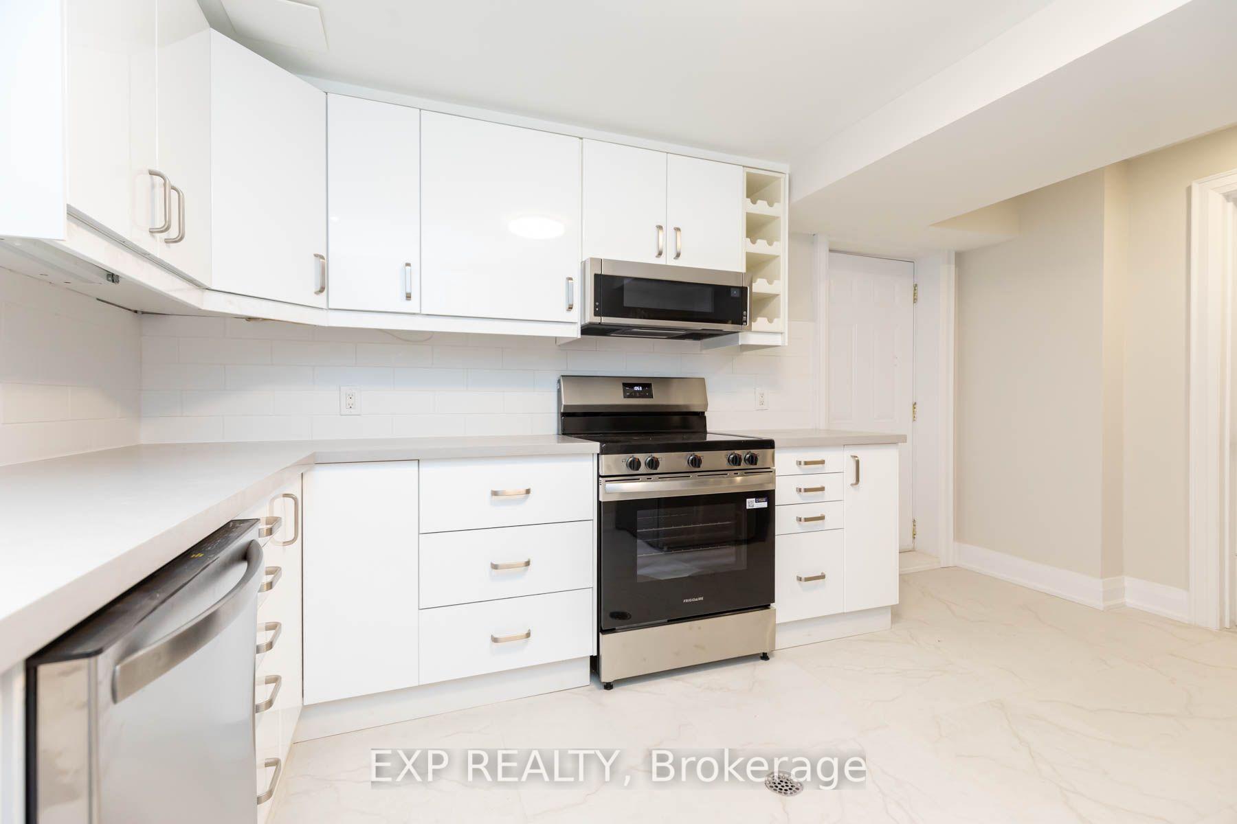Photo 7 of Unit Unit B, 84 Laurel Avenue, Etobicoke, Islington-City Centre West — HOMEH