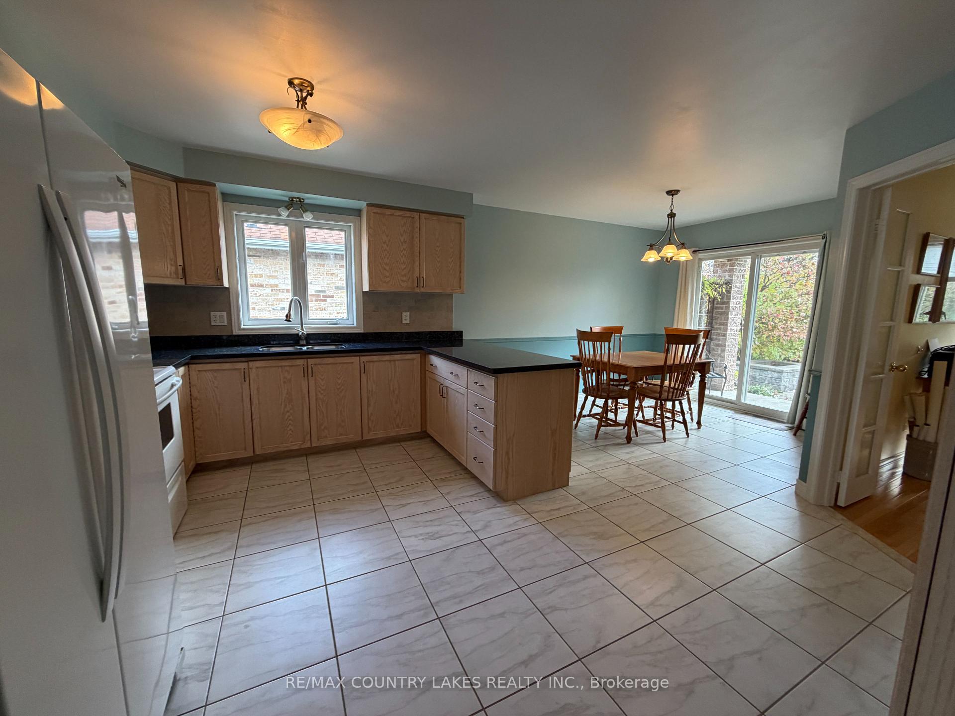 Photo 8 of 43 Elmwood Avenue, Brock, Beaverton — HOMEH