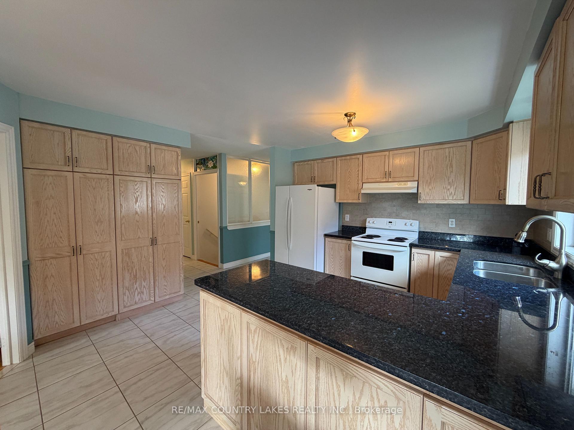 Photo 9 of 43 Elmwood Avenue, Brock, Beaverton — HOMEH