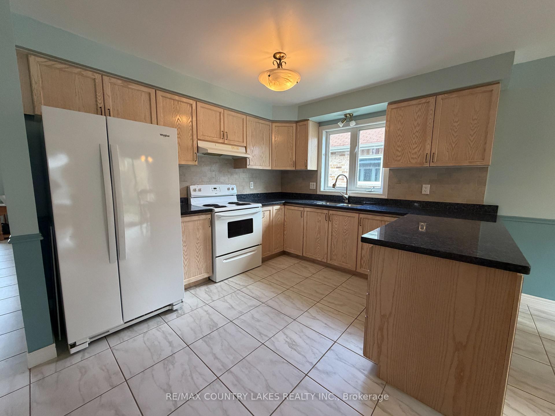 Photo 13 of 43 Elmwood Avenue, Brock, Beaverton — HOMEH