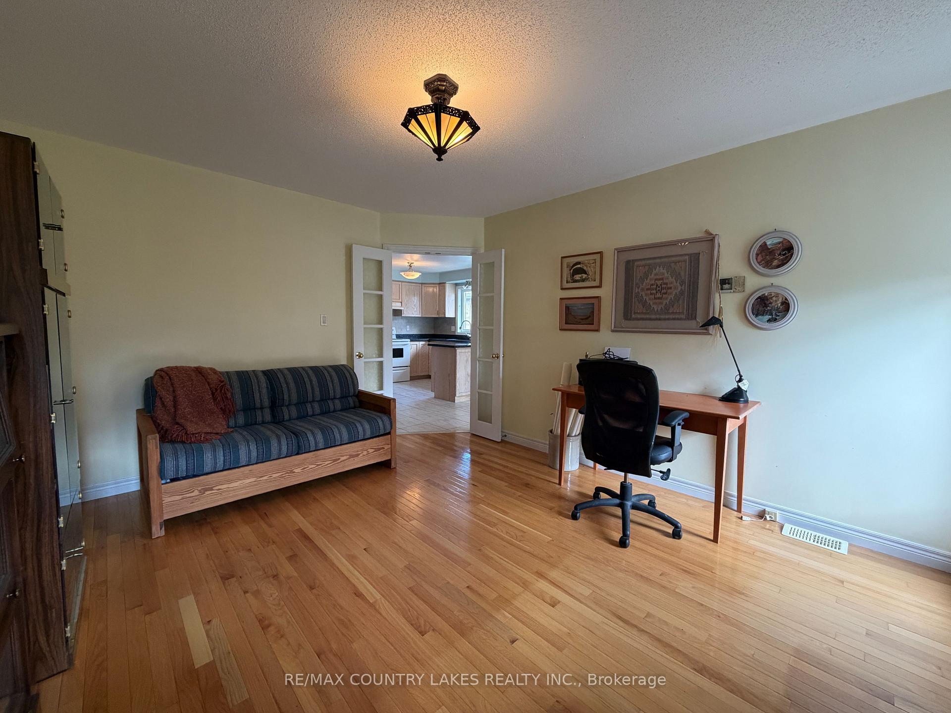 Photo 17 of 43 Elmwood Avenue, Brock, Beaverton — HOMEH