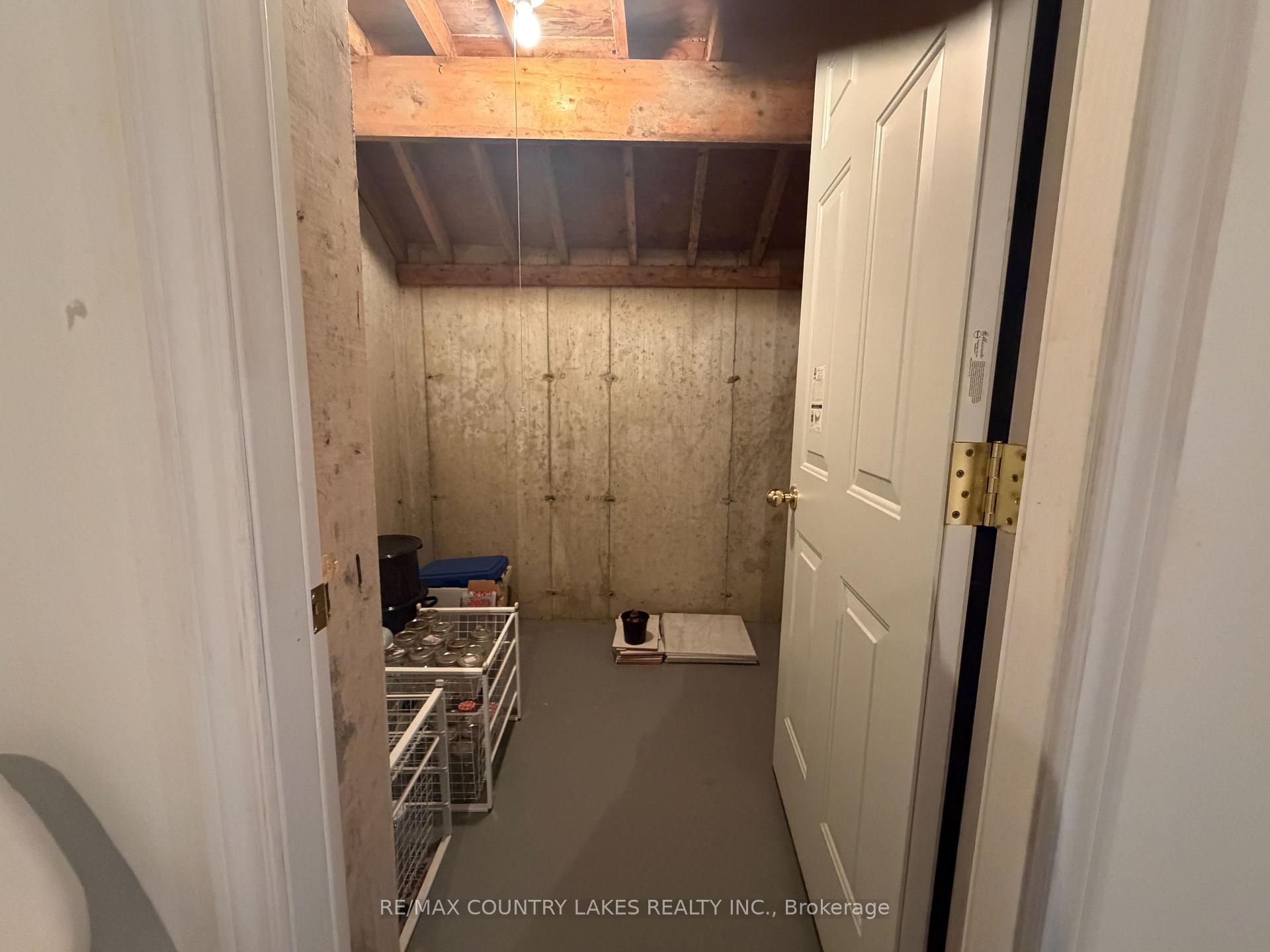 Photo 29 of 43 Elmwood Avenue, Brock, Beaverton — HOMEH