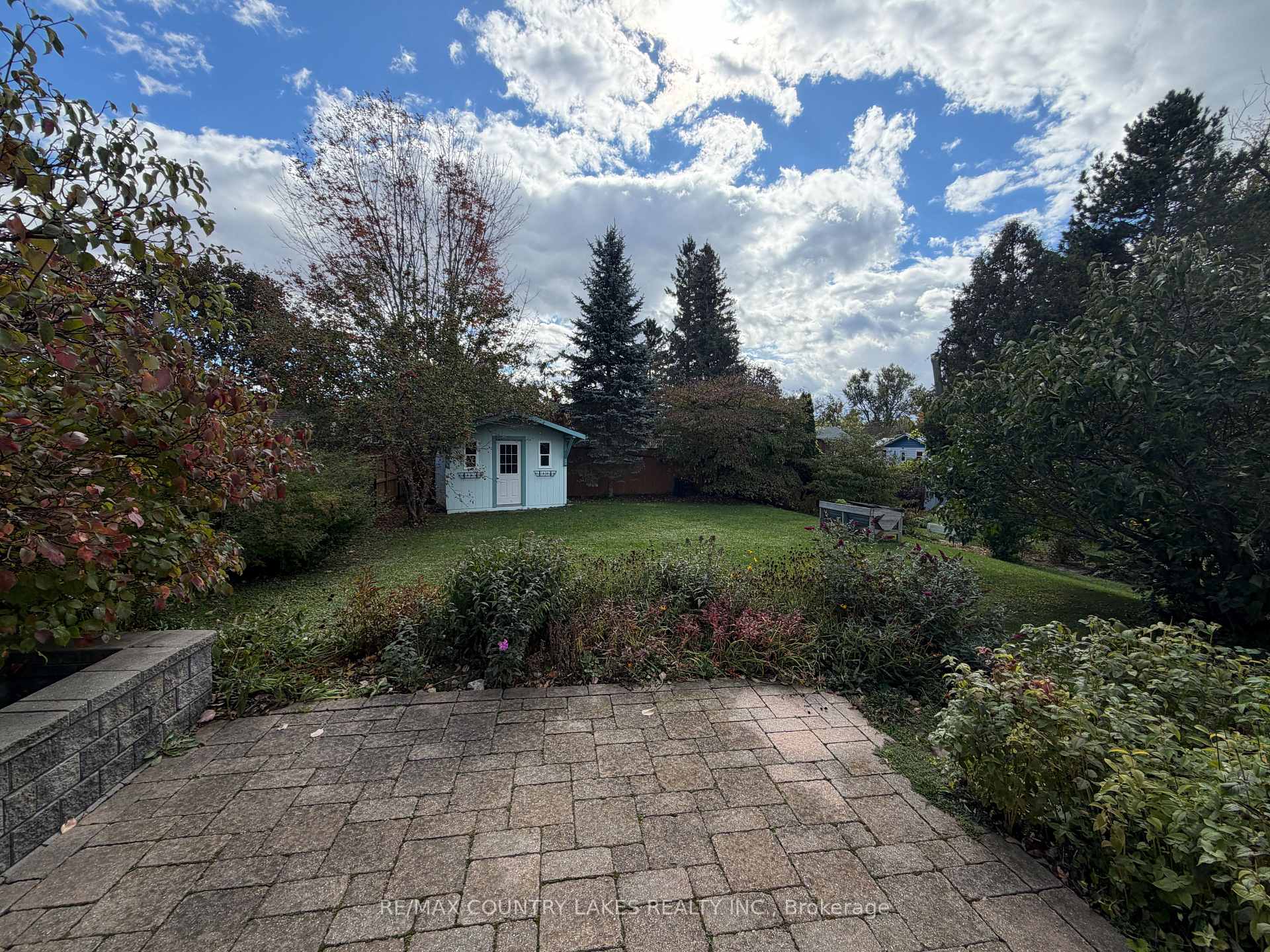 Photo 37 of 43 Elmwood Avenue, Brock, Beaverton — HOMEH