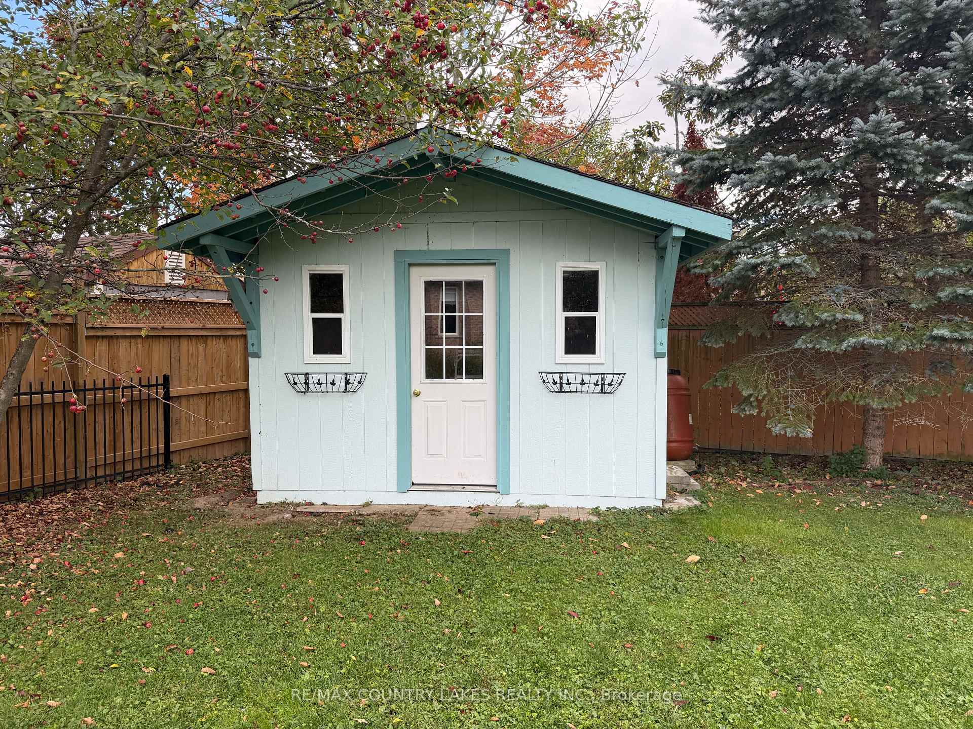 Photo 38 of 43 Elmwood Avenue, Brock, Beaverton — HOMEH