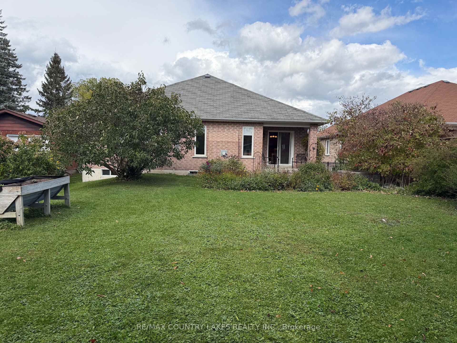 Photo 39 of 43 Elmwood Avenue, Brock, Beaverton — HOMEH