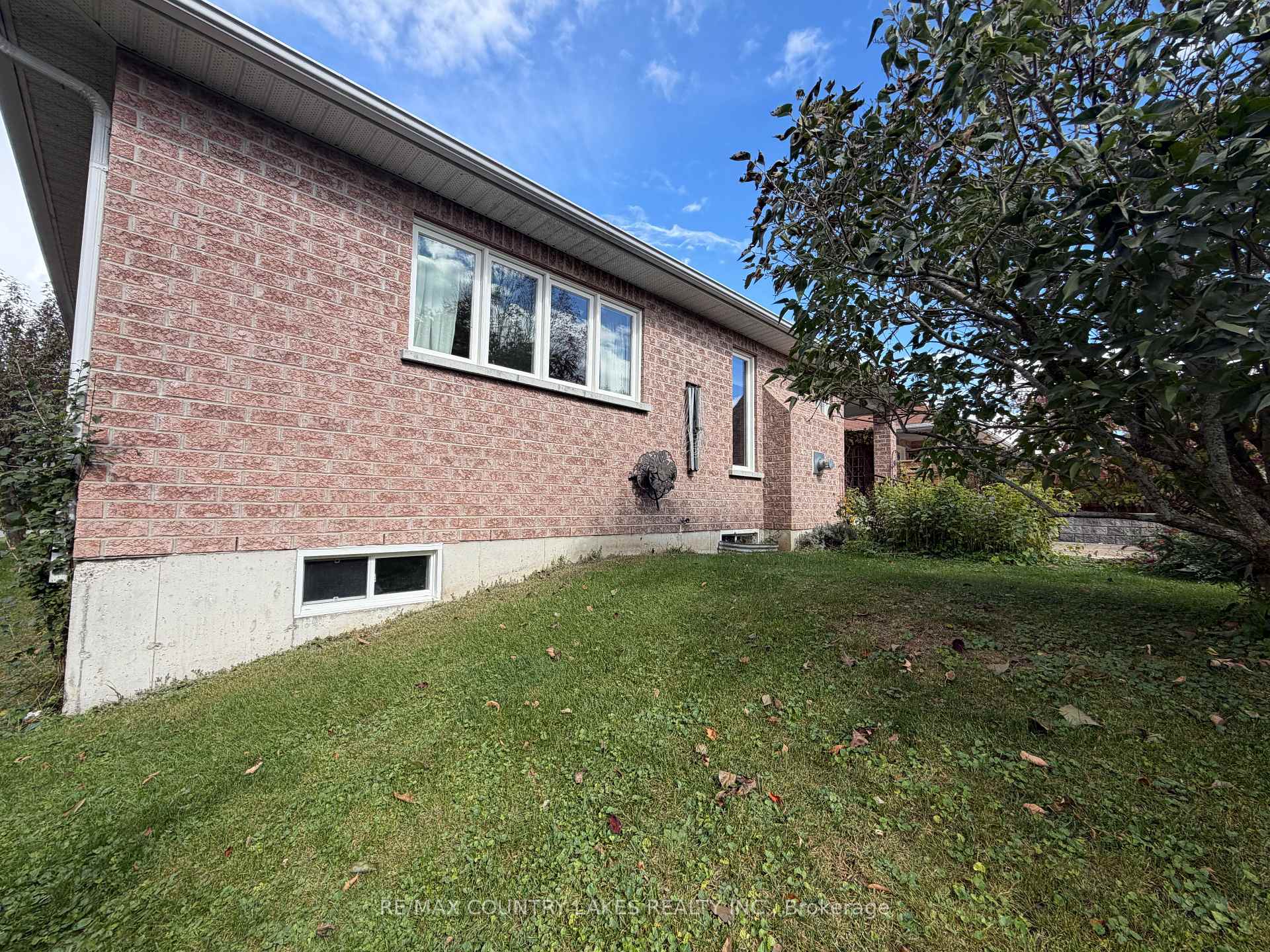 Photo 41 of 43 Elmwood Avenue, Brock, Beaverton — HOMEH