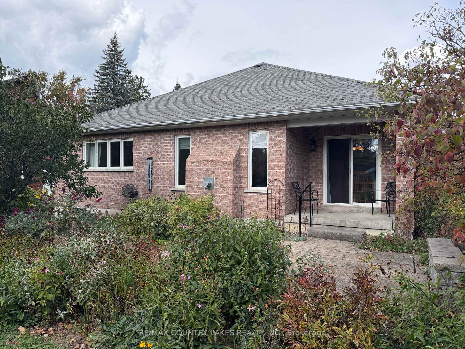 Photo 42 of 43 Elmwood Avenue, Brock, Beaverton — HOMEH