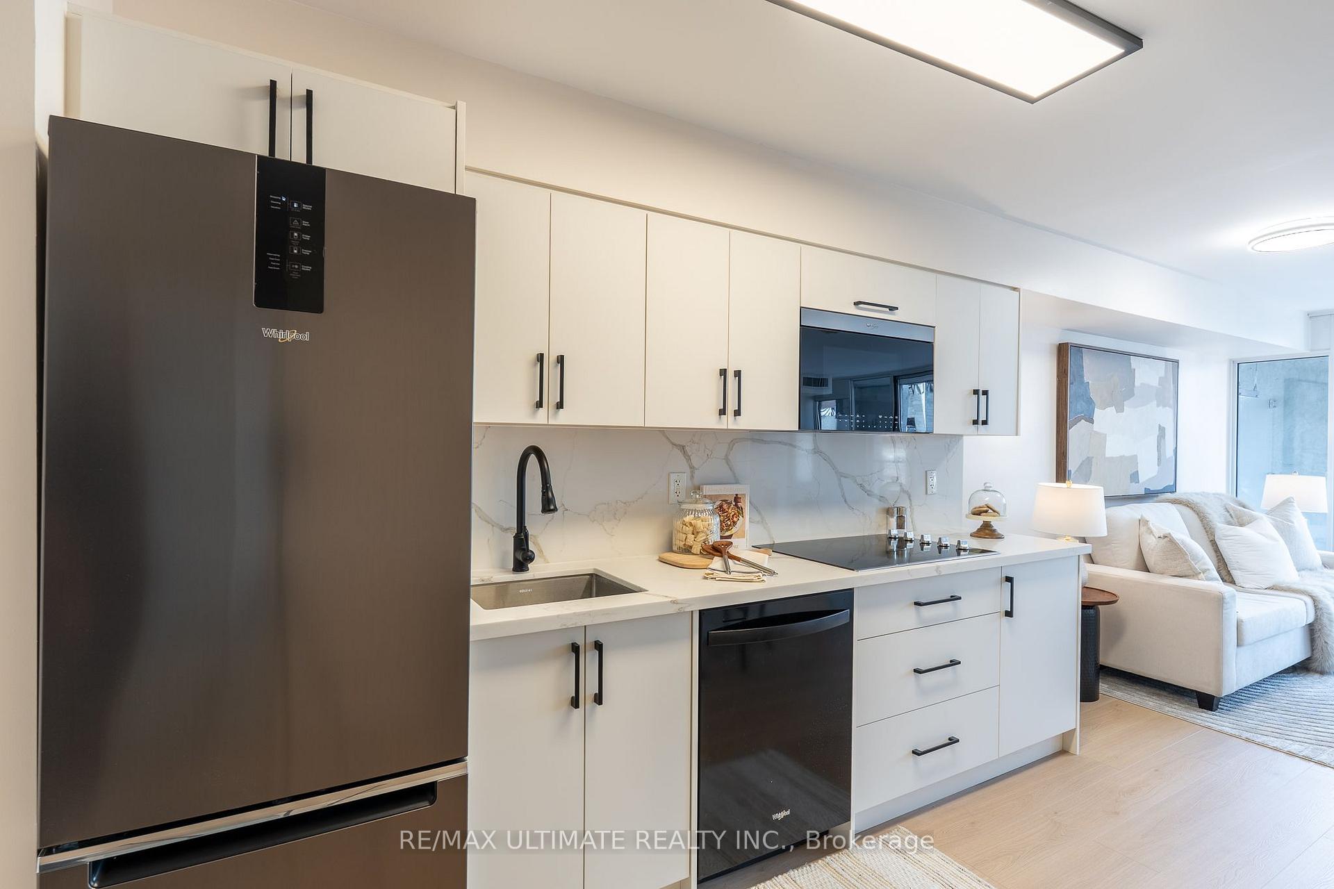 Photo 4 of Unit 627, 111 Elizabeth Street, Toronto, Bay Street Corridor — HOMEH