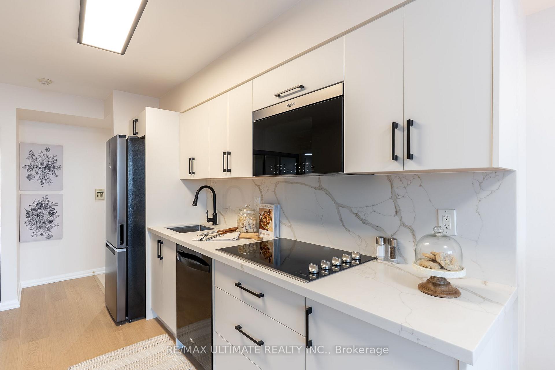 Photo 6 of Unit 627, 111 Elizabeth Street, Toronto, Bay Street Corridor — HOMEH