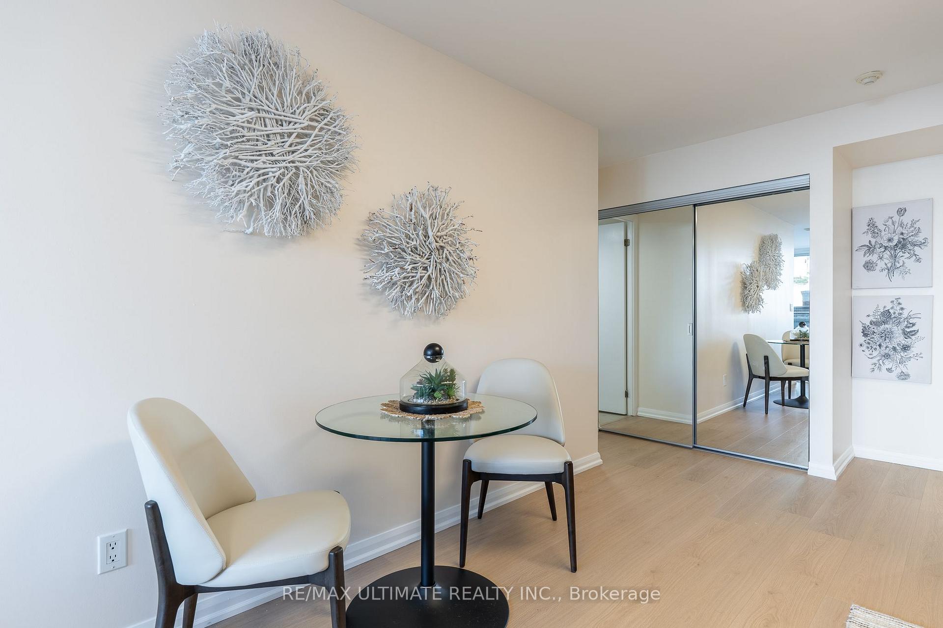 Photo 10 of Unit 627, 111 Elizabeth Street, Toronto, Bay Street Corridor — HOMEH
