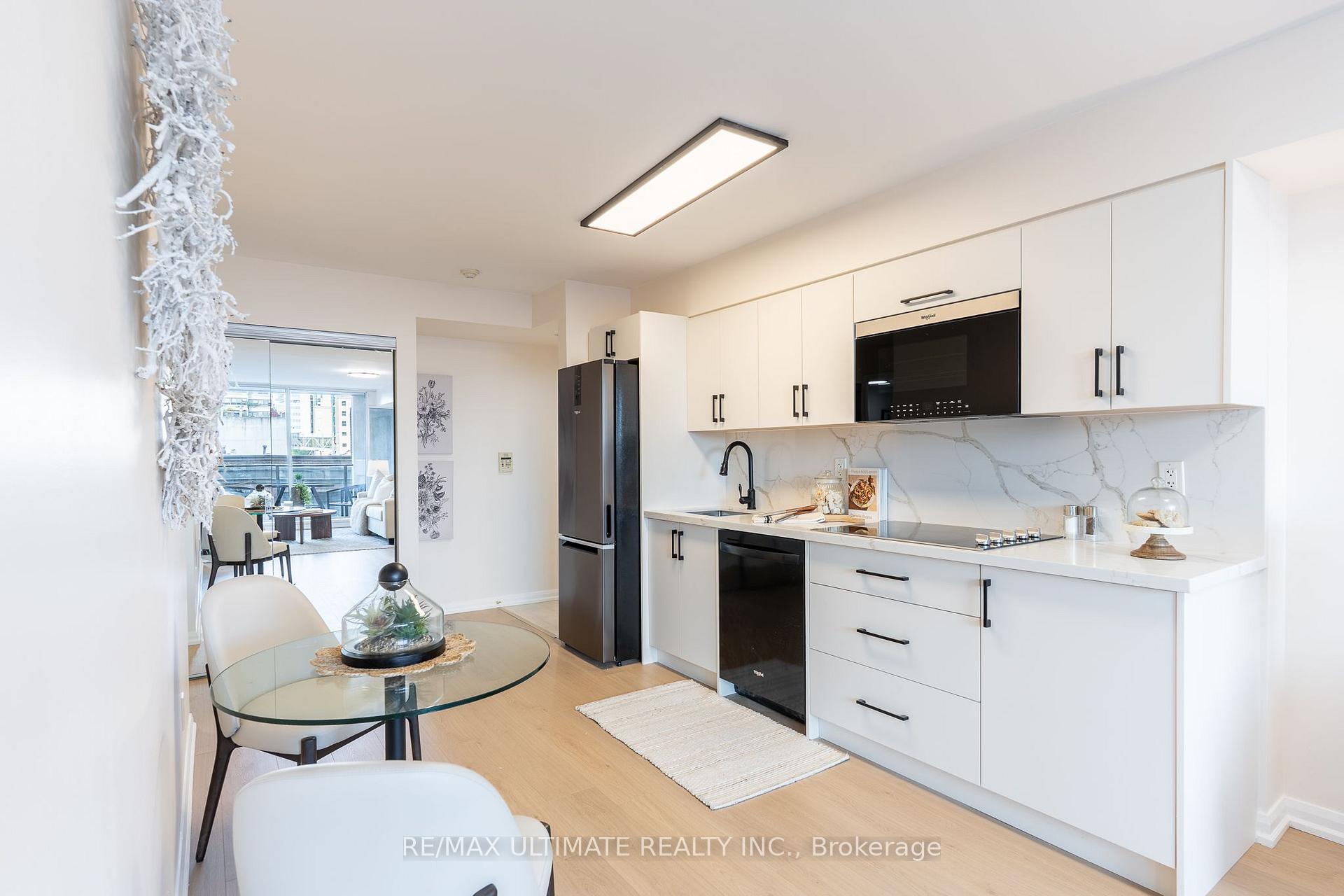 Photo 9 of Unit 627, 111 Elizabeth Street, Toronto, Bay Street Corridor — HOMEH