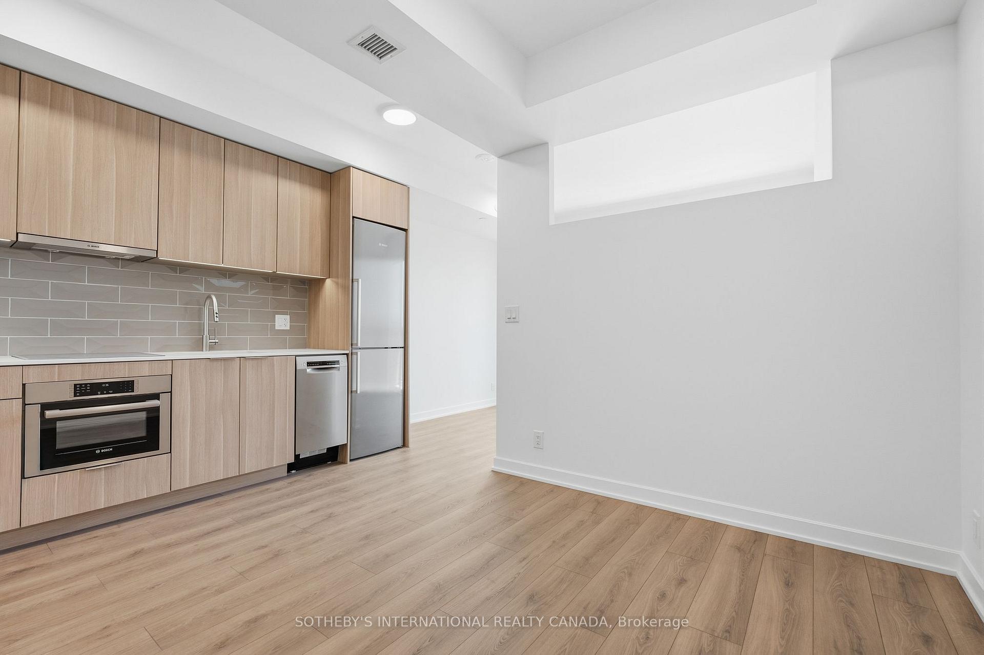 Photo 2 of Unit 612, 88 Bathurst Street, Toronto, Niagara — HOMEH