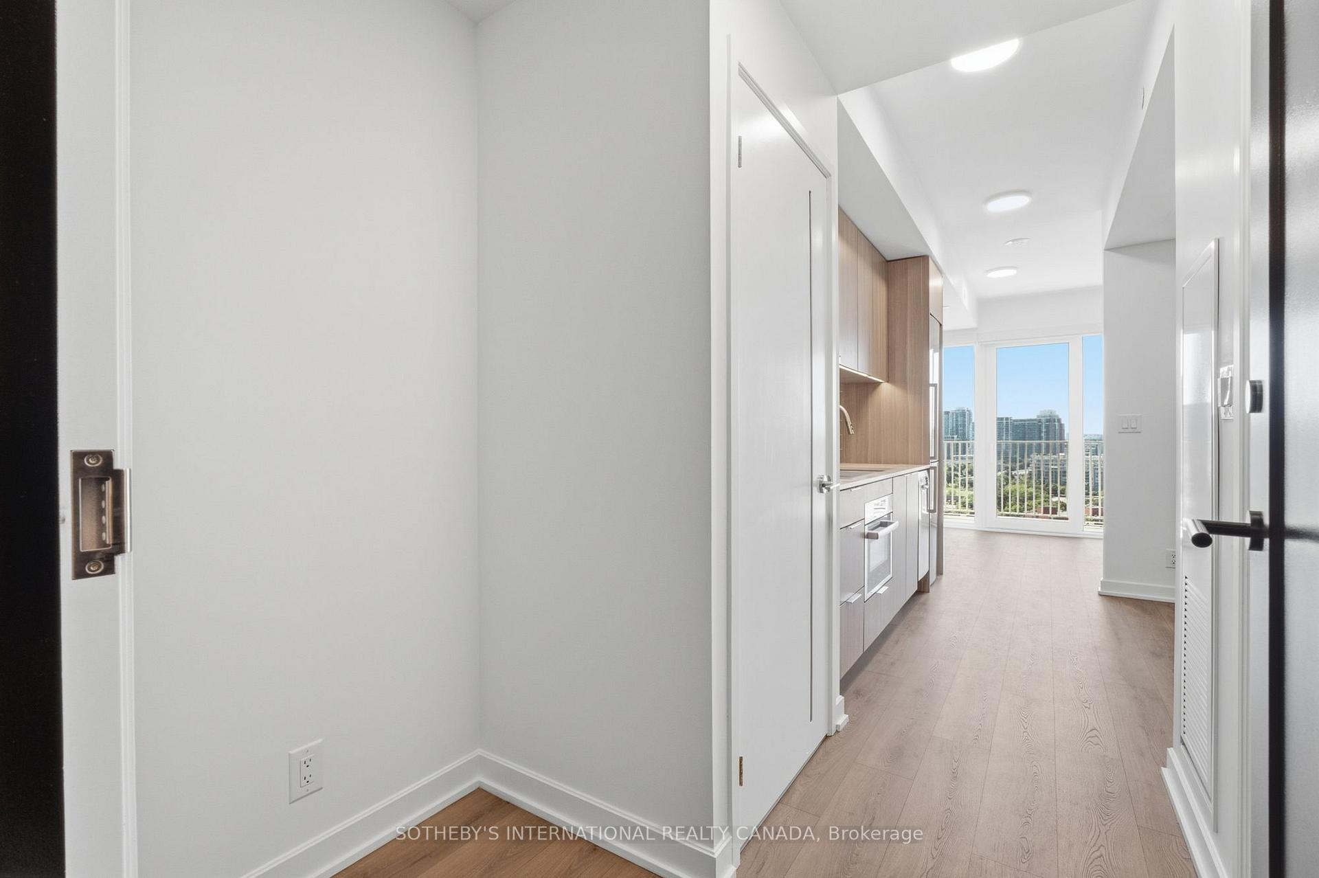 Photo 3 of Unit 612, 88 Bathurst Street, Toronto, Niagara — HOMEH